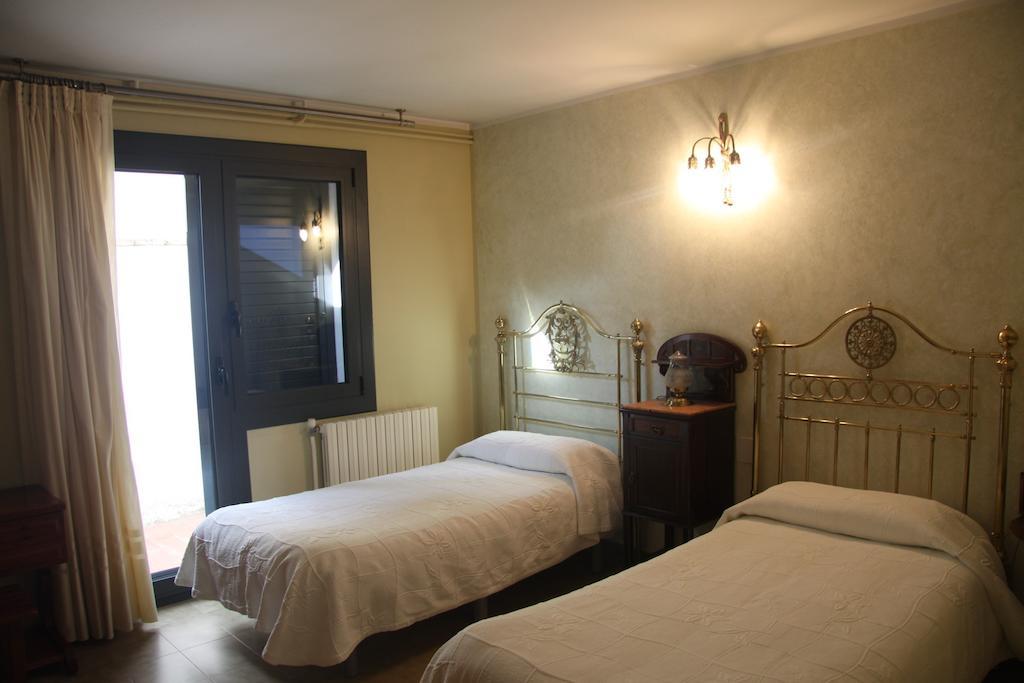 Fonda Sala Hotel Olost Ruang foto