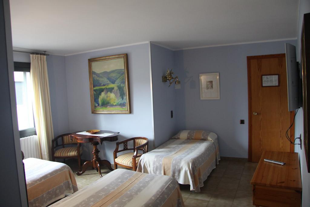 Fonda Sala Hotel Olost Ruang foto